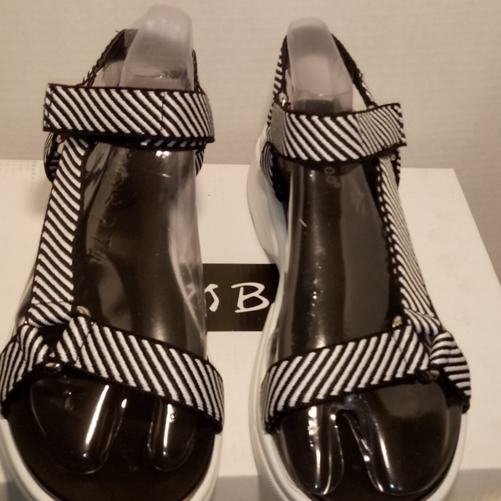 WOMEN'S BAMBOO STRIPED SANDALS BLACK WHITE SIZE 9